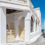 Cambanis Mykonos Town